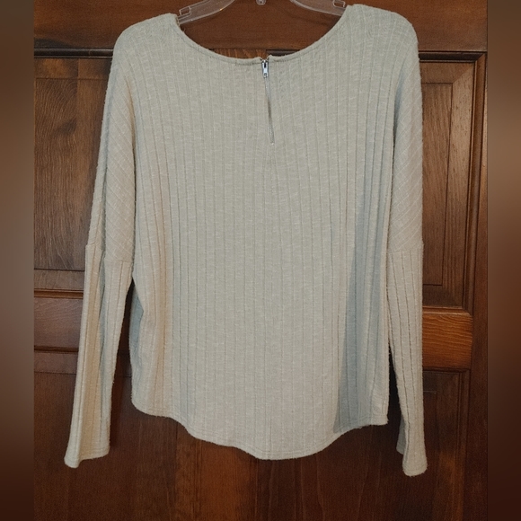 4/$20 Zipper back top - Picture 4 of 4